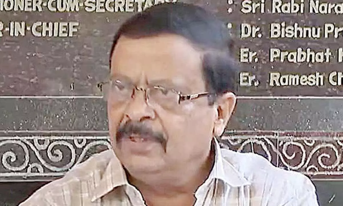 Pujari urges people not to panic Pujari urges people not to panic