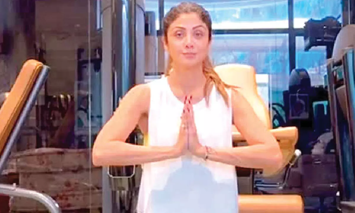 Shilpa Shetty throws a Monday motivation challenge focused on balance Shilpa Shetty throws a Monday motivation challenge focused on balance