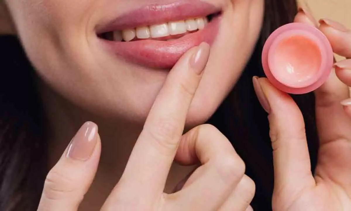 Quick DIY Lip Balms You Can Whip Up in 10 Minutes for Soft, Hydrated Lips This Winter Quick DIY Lip Balms You Can Whip Up in 10 Minutes for Soft, Hydrated Lips This Winter