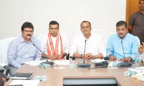 Komatireddy reviews farmers’ welfare and rural devpt