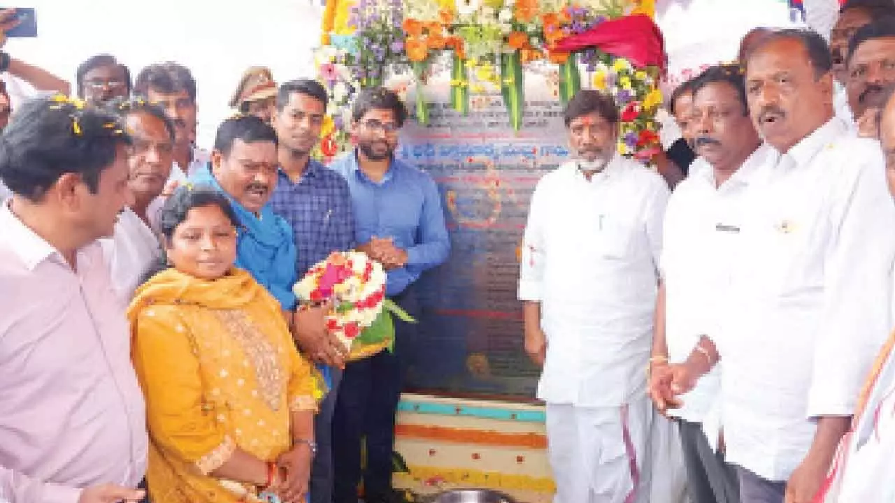 Uninterrupted power supply even during cyclones, promises Bhatti Uninterrupted power supply even during cyclones, promises Bhatti