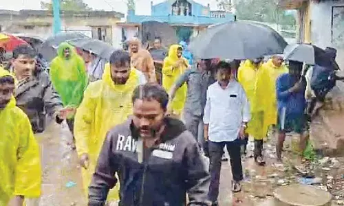 Minister tours fishing villages