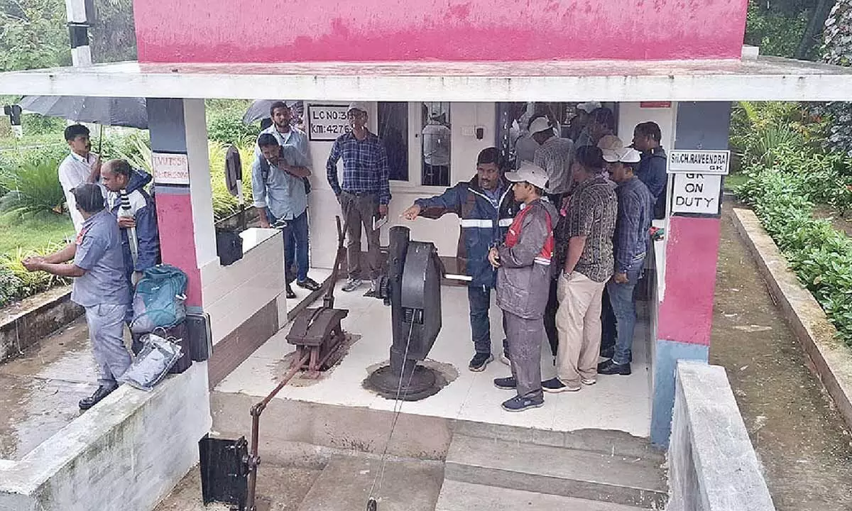 Special safety audit done along Vizag-Bobbili section Special safety audit done along Vizag-Bobbili section