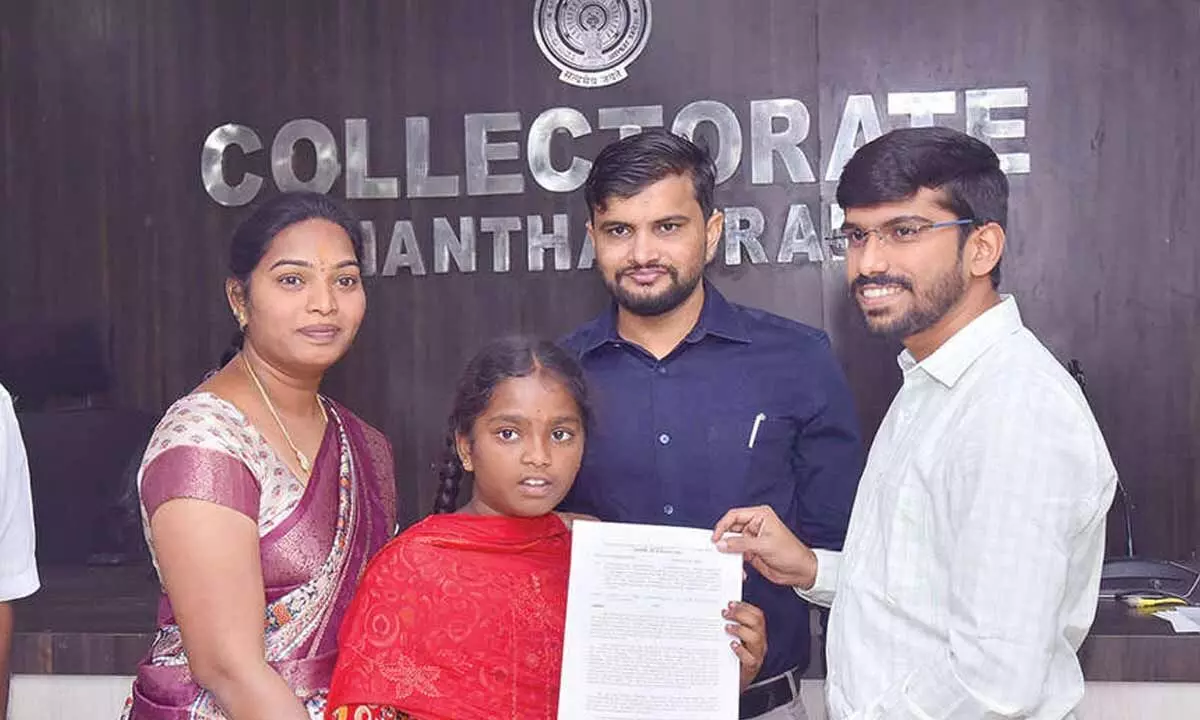 Work for the government and people without bias: Collector