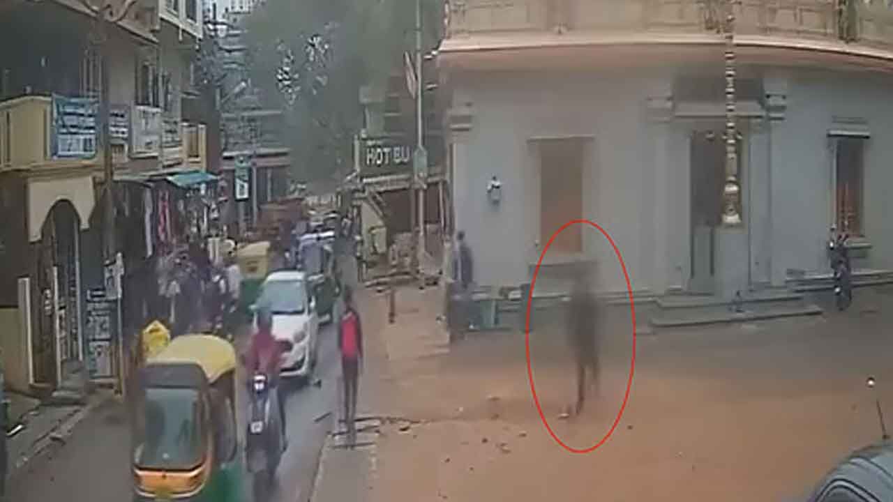 Bangladeshi man held for desecrating idol at temple