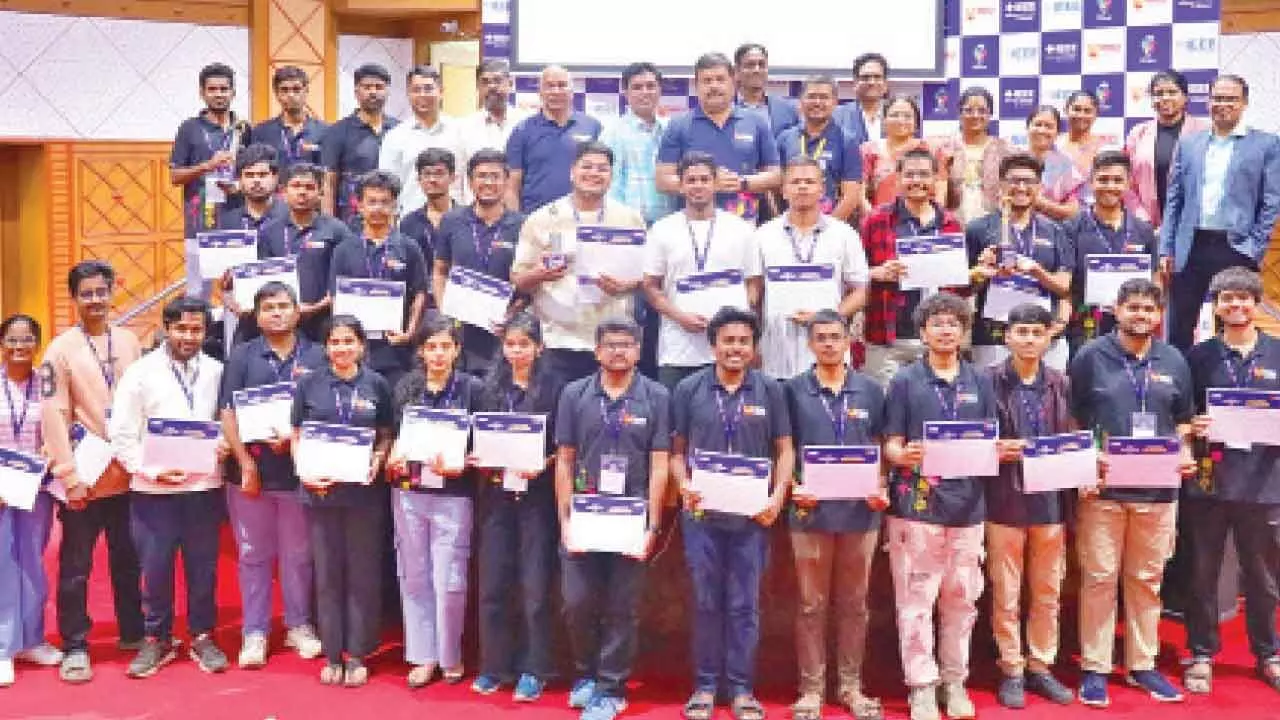 SAMARTHA: Fostering innovation through the national hackathon SAMARTHA: Fostering innovation through the national hackathon