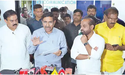 Narayana flays false propaganda on plots to Amaravati farmers