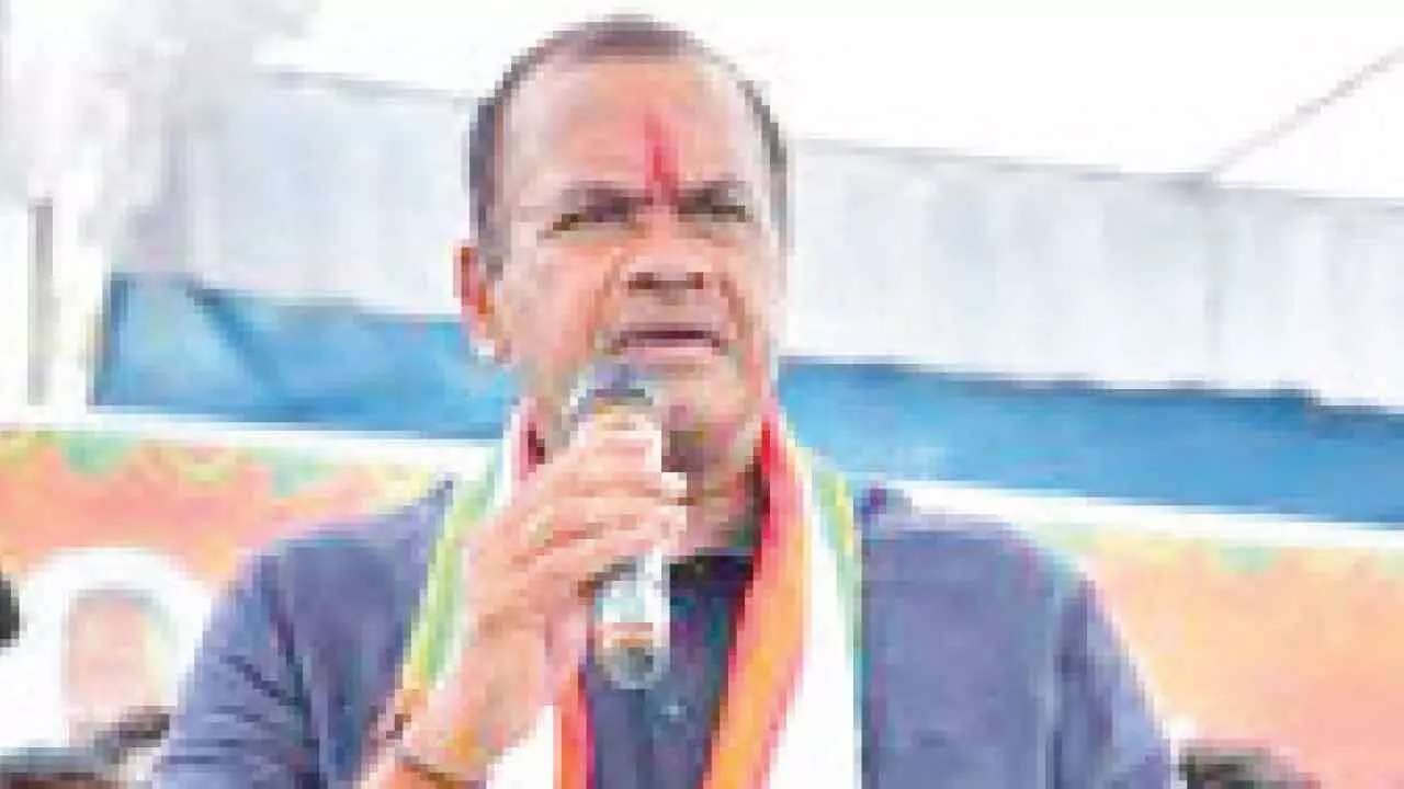 Will take up repairs to roads damaged by Montha rains on warfooting: Minister