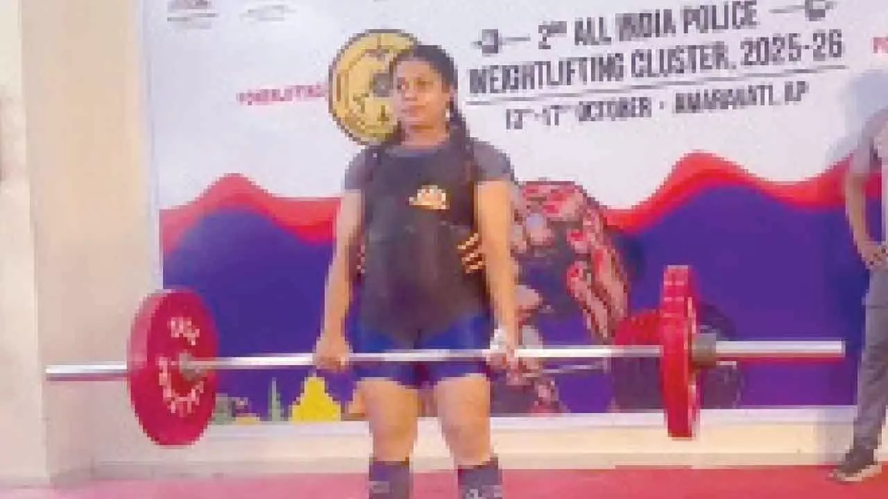 7-month pregnant Delhi cop bags bronze in weightlifting meet 7-month pregnant Delhi cop bags bronze in weightlifting meet