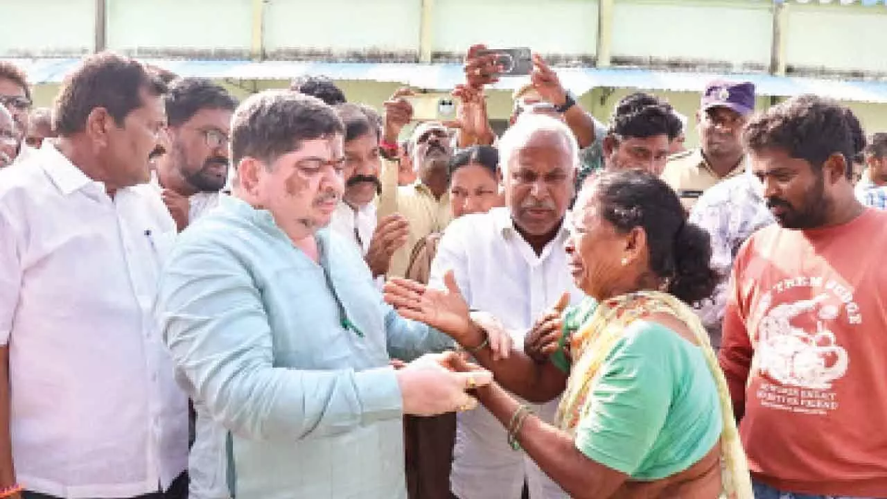 Govt will purchase even soaked paddy, Ponnam assures farmers Govt will purchase even soaked paddy, Ponnam assures farmers