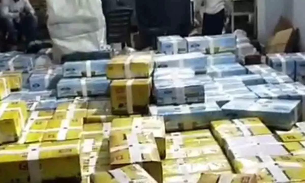 Delhi Police bust illegal adulterated desi ghee factory in Bawana, two held Delhi Police bust illegal adulterated desi ghee factory in Bawana, two held