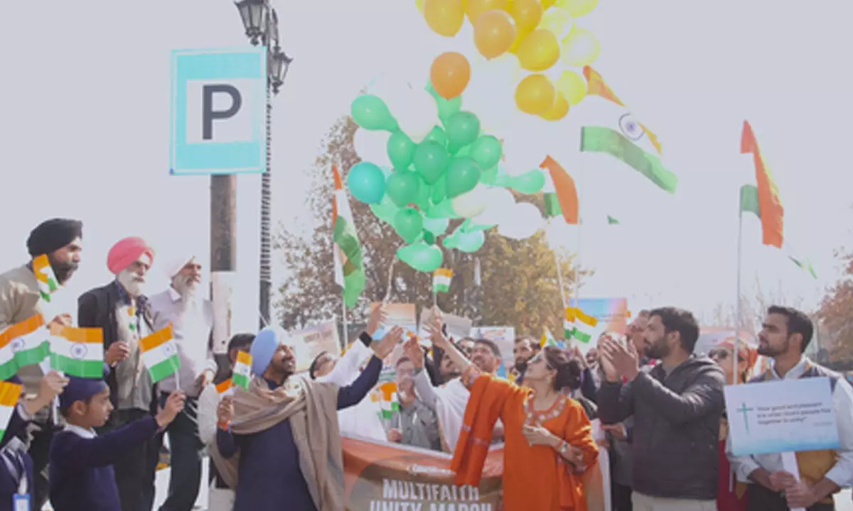 Indian Minorities Federation holds multi-faith prayers, first-of-its-kind unity walk organised at Dal Lake