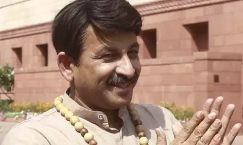 No one can do politics by hurting people’s faith: Manoj Tiwari slams Mahagathbandhan