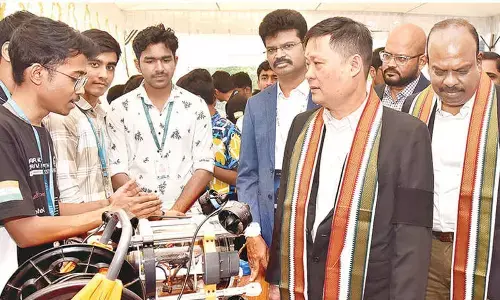 Youth must use technology to help society and elders: Thai Consul General