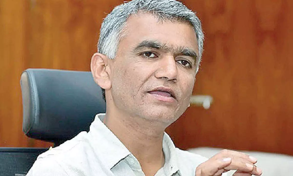 Minister lashes out at B’luru North officer for negligence