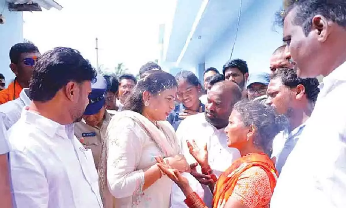 Home Minister reaches out to flood victims