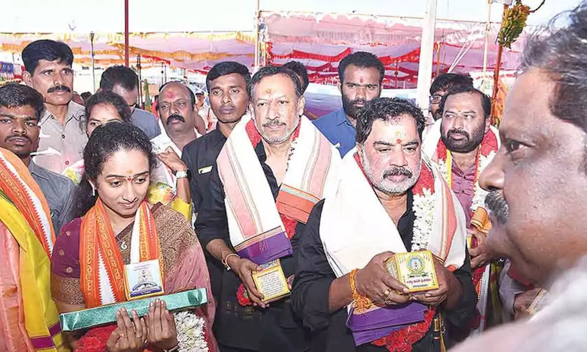 MLA Amilineni participates in Kumbhabhishekam MLA Amilineni participates in Kumbhabhishekam