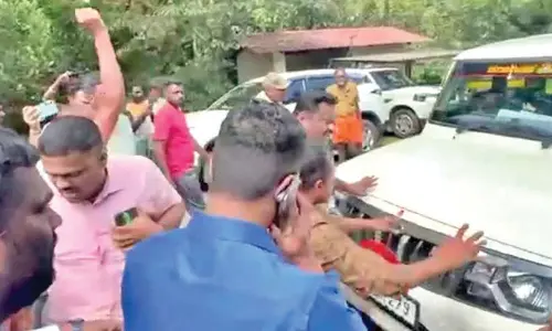 Two brothers killed; irate locals block tahsildar’s jeep