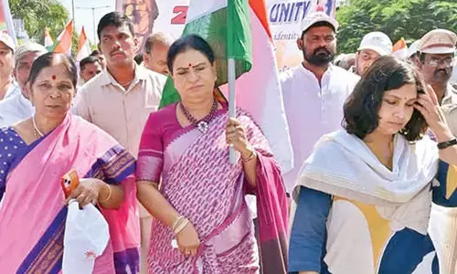 Aruna flags off unity run in Mahabubnagar