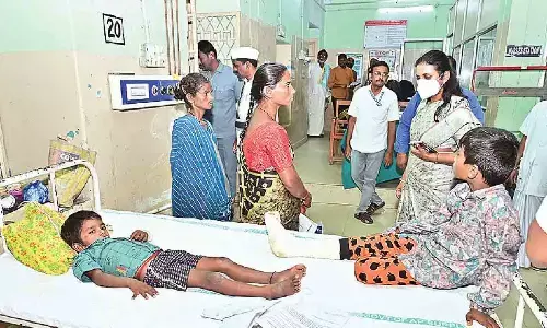 Collector inspects Kurnool GGH, stresses quality healthcare and cleanliness