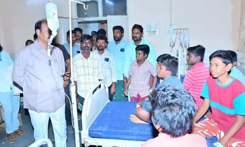 Food Poisoning Scare in Dharmavaram BC Hostel: 50 Students Fall Ill, All Safe After Treatment