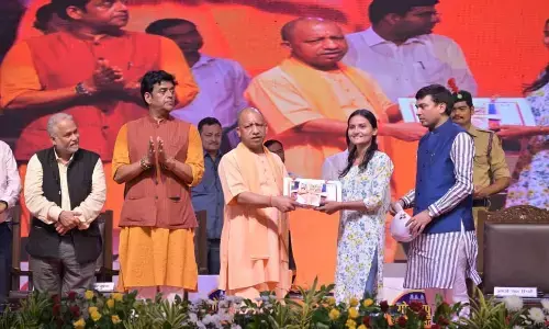 Invest your time in good books, not smartphones: CM Yogi urges children