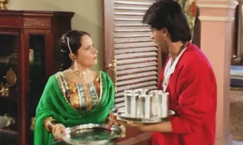When Shah Rukh Khan surprised Himani Shivpuri by revealing he was a ‘junior artist’ in her movie