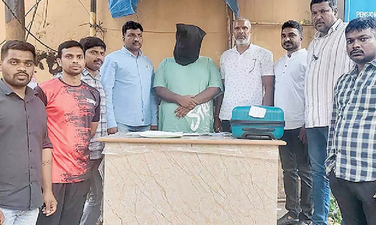 Bengaluru drug peddler arrested in city Bengaluru drug peddler arrested in city