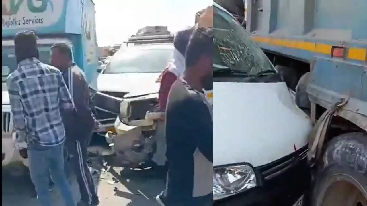 Three killed as speeding dumper rams into 10 vehicles in Jaipur Three killed as speeding dumper rams into 10 vehicles in Jaipur