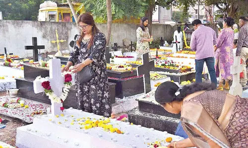 Faithful gather across Hyd to honour the departed on All Souls’ Day