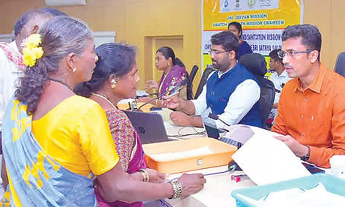 Officials urged to ensure speedy disposal of public grievances Officials urged to ensure speedy disposal of public grievances