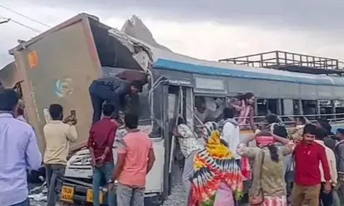 TGSRTC announces Rs 2 lakh exgratia sum after fatal crash
