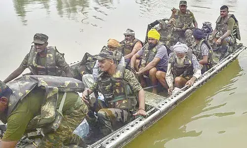 BSF DIG hails united Sikhs’ ‘Mahan Seva’ for flood victims