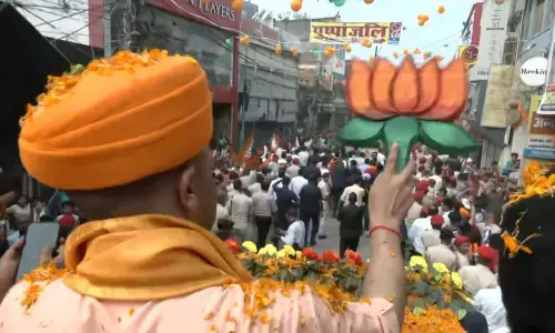 Crowd erupts as CM Yogi rallies support for NDA candidate from Darbhanga