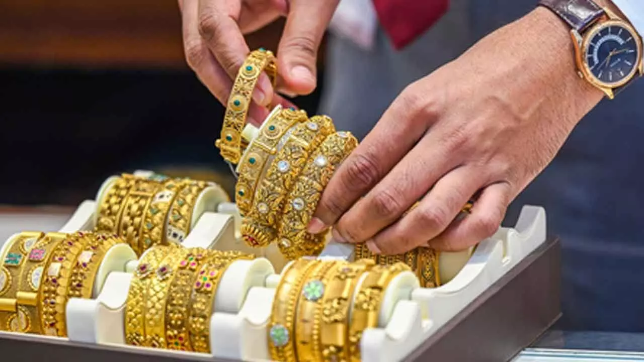 Gold rates in Visakhapatnam today surges, check the rates on 11 Nov, 2025