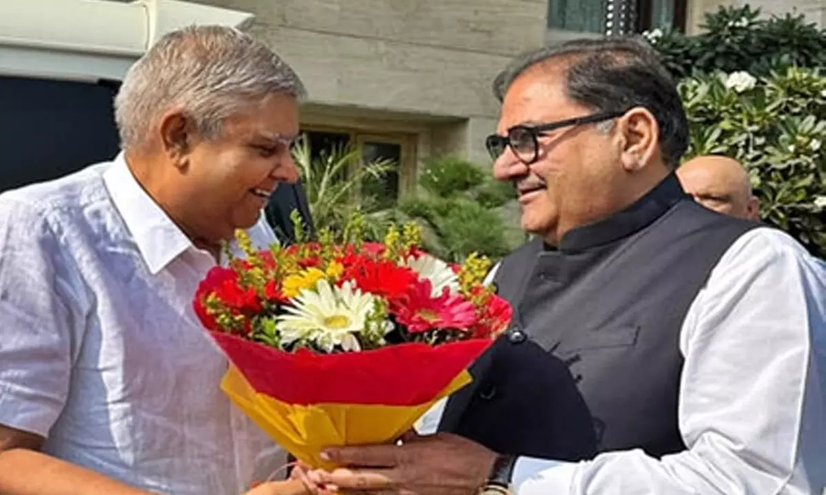 Ex-Vice Prez Dhankhar visits INLD chief Abhay Chautalas residence