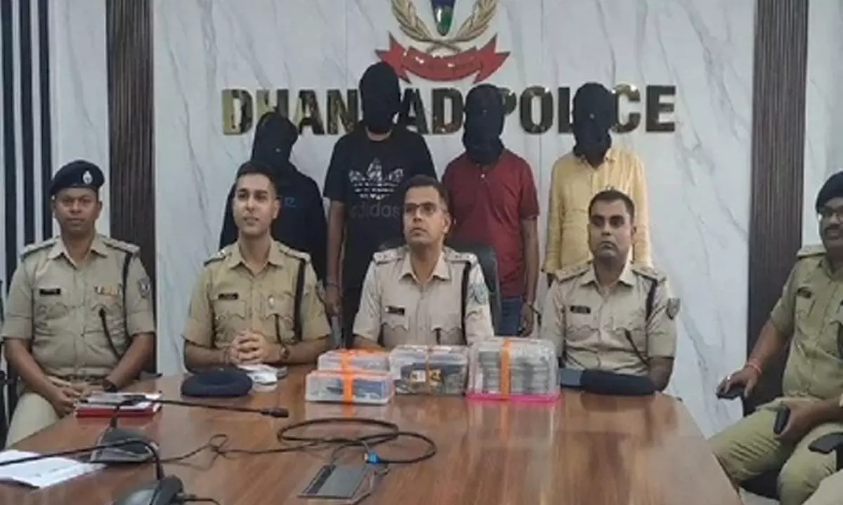 Cash, property deeds seized in raids on Wasseypur gangster Prince Khan’s network; four arrested Cash, property deeds seized in raids on Wasseypur gangster Prince Khan’s network; four arrested