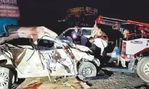 Death toll rises to 8 in car-truck collision