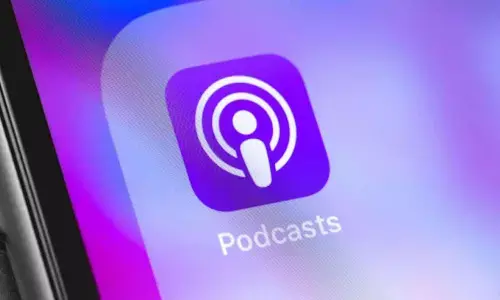 Apple Podcasts Introduces Auto-Generated Chapters and Timed Links in iOS 26.2 Beta