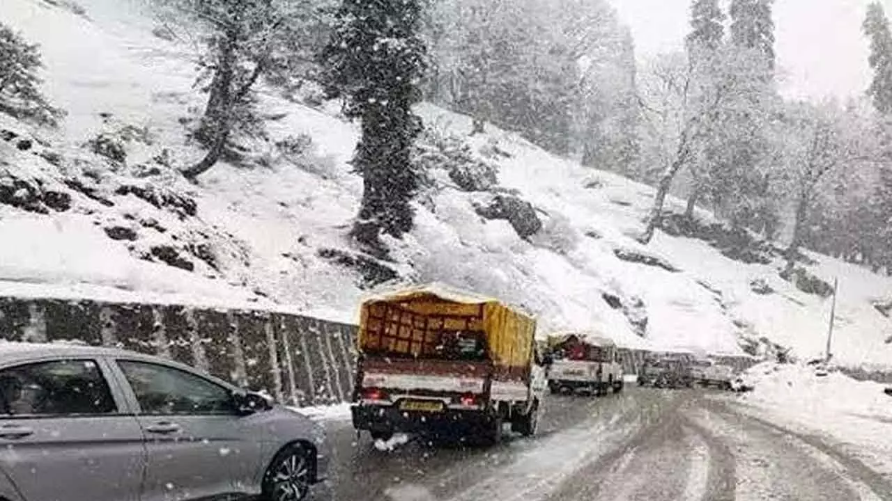 Fresh snowfall in high altitude areas of Himachal Fresh snowfall in high altitude areas of Himachal