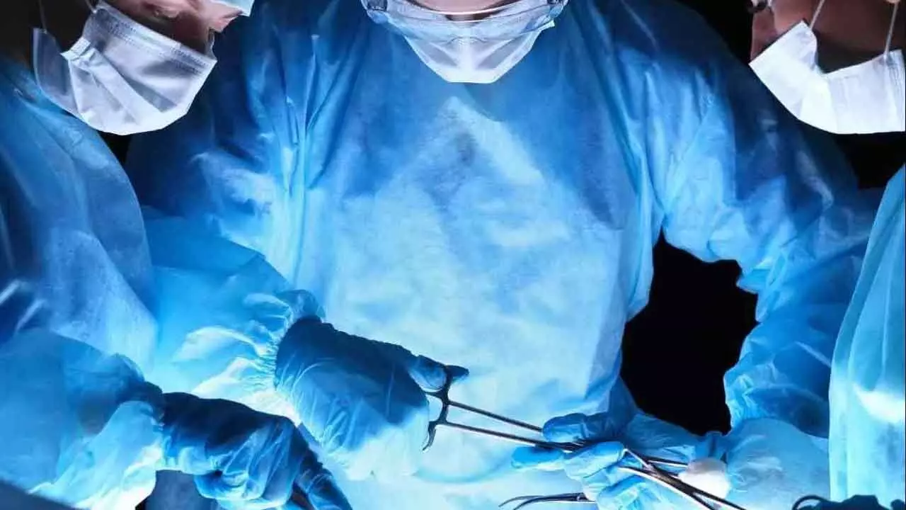 Hospital surgeons remove 10 kg abdominal tumour Hospital surgeons remove 10 kg abdominal tumour