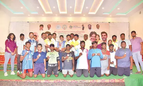 Guntur boys lift overall championship