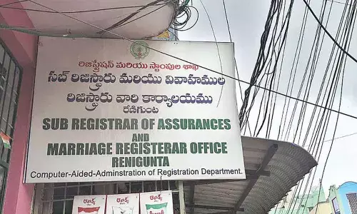 ACB raids Renigunta sub-registrar office