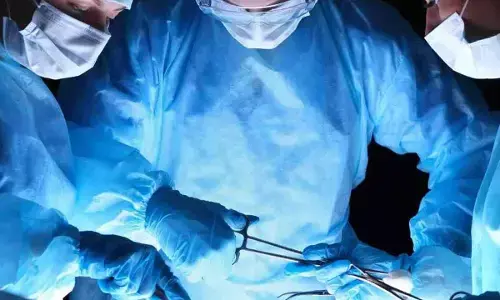 Hospital surgeons remove 10 kg abdominal tumour
