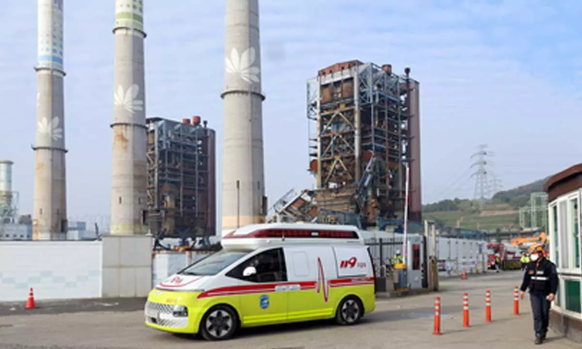 South Korea: 3 killed, 2 feared dead, 2 unaccounted for in power plant collapse South Korea: 3 killed, 2 feared dead, 2 unaccounted for in power plant collapse