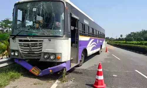 Telangana: Bus veers off from the road in Ghatkesar, no casualties