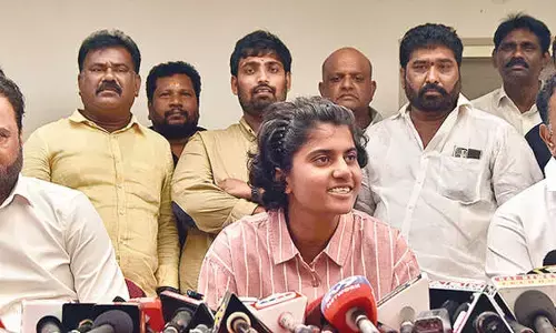 Sree Charani thanks Naidu for encouragement