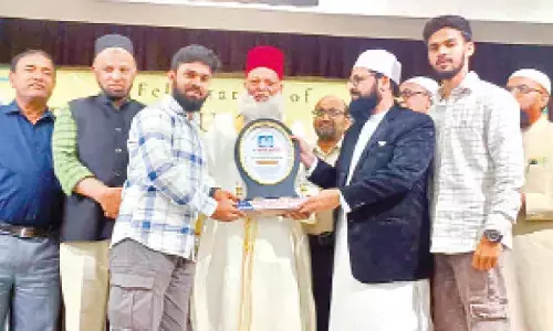 AIITA felicitates Dr Abdul Qadeer for receiving Sir Syed Award