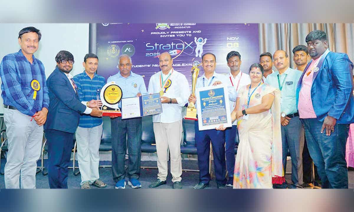 CBIT students enter India Book of World Records