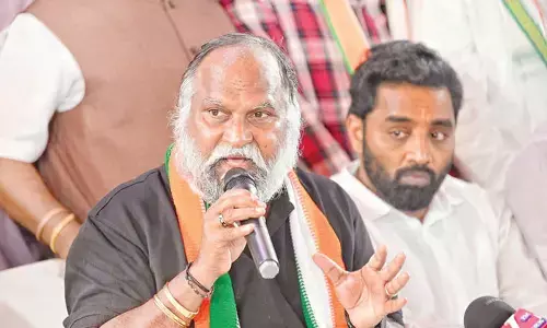 Jagga Reddy appeals to JH voters to elect Naveen Yadav